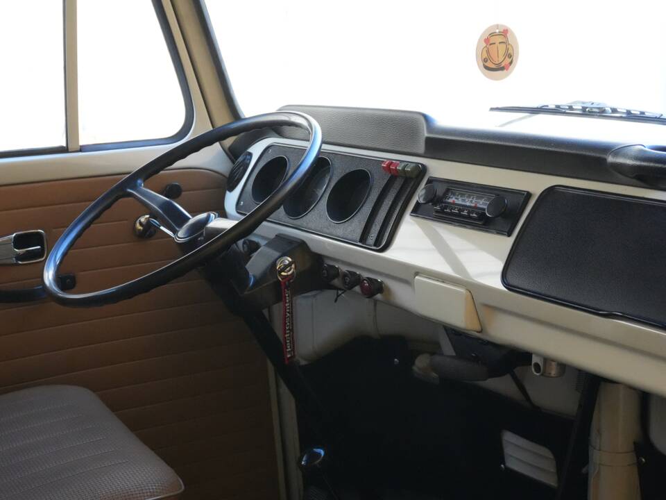 Bild 13/16 von Volkswagen T2a Kleinbus (1967)