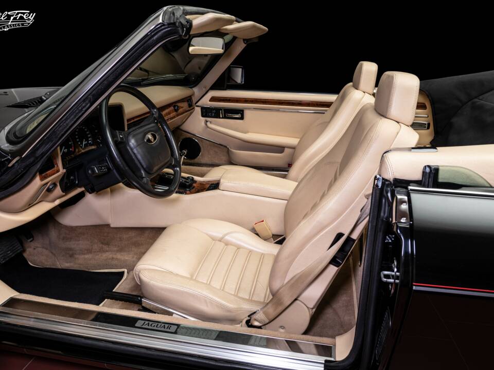 Image 5/7 of Jaguar XJ-S Convertible (1991)