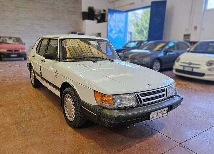 Bild 2/7 von Saab 900 2.0i 16V (1989)