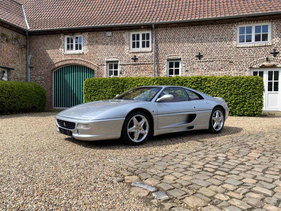 Image 2/42 de Ferrari F 355 Berlinetta (1995)