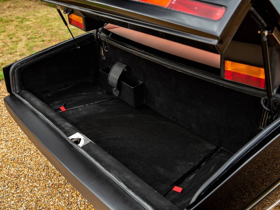 Image 25/43 of Aston Martin Lagonda (1979)
