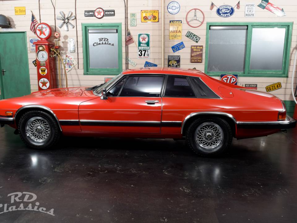 Image 35/43 of Jaguar XJ-S V12 (1990)