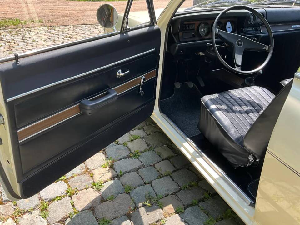 Bild 12/21 von Opel Olympia 1100 SR (1970)