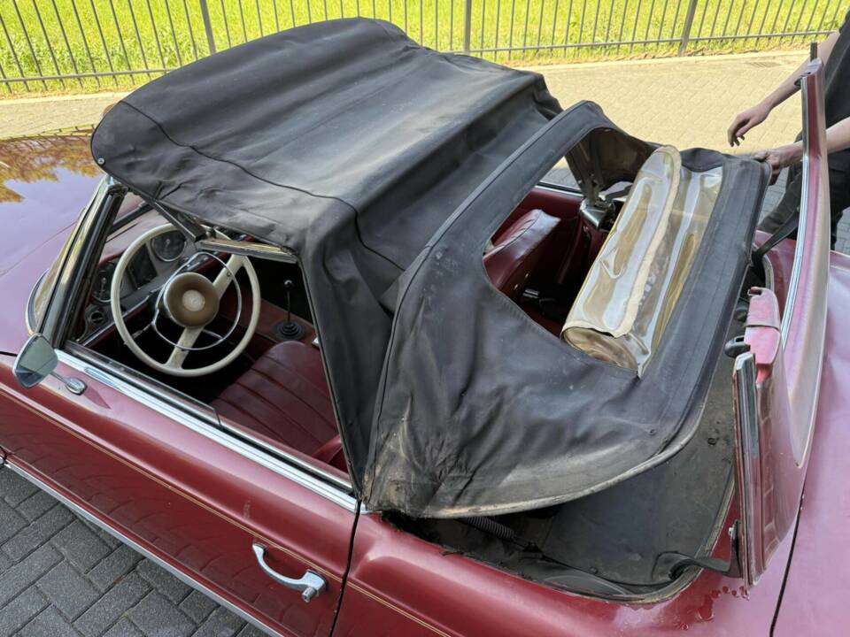 Image 16/50 of Mercedes-Benz 230 SL (1966)