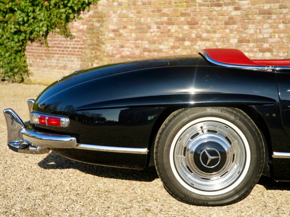 Image 16/50 of Mercedes-Benz 300 SL Roadster (1959)