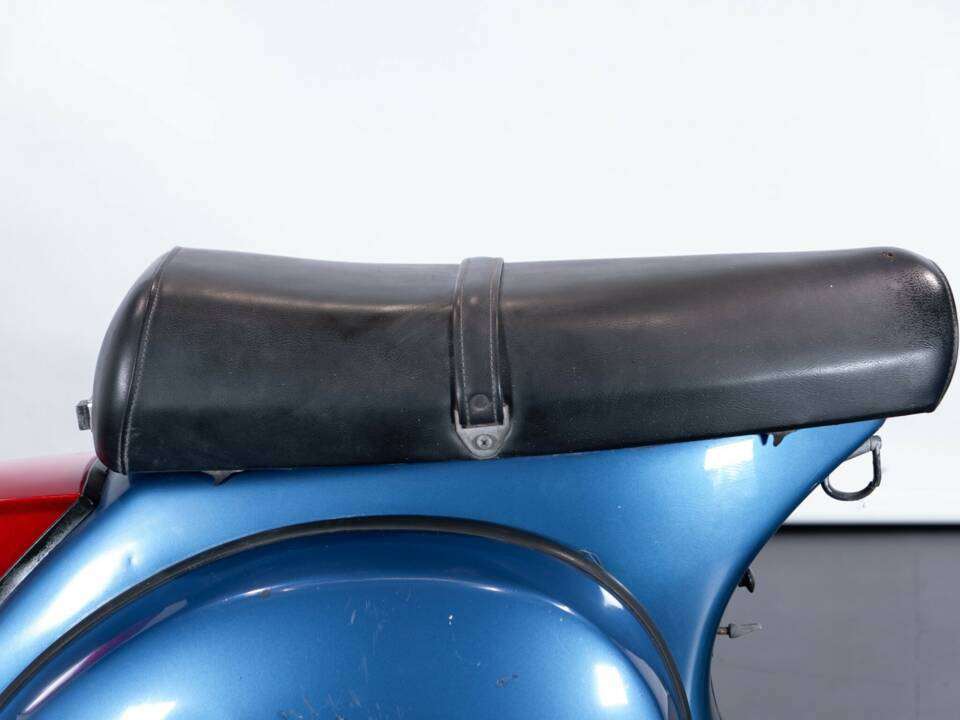 Image 29/37 de Piaggio Vespa PX 200 E (1984)