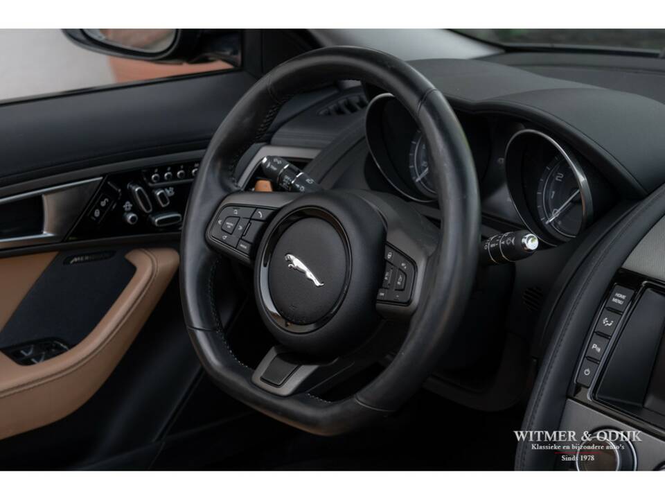 Image 12/37 de Jaguar F-Type S (2014)