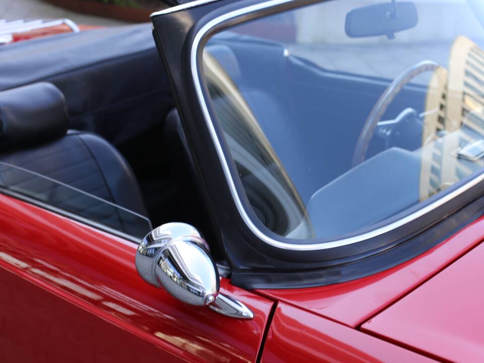 Image 43/49 of Triumph TR 6 (1976)