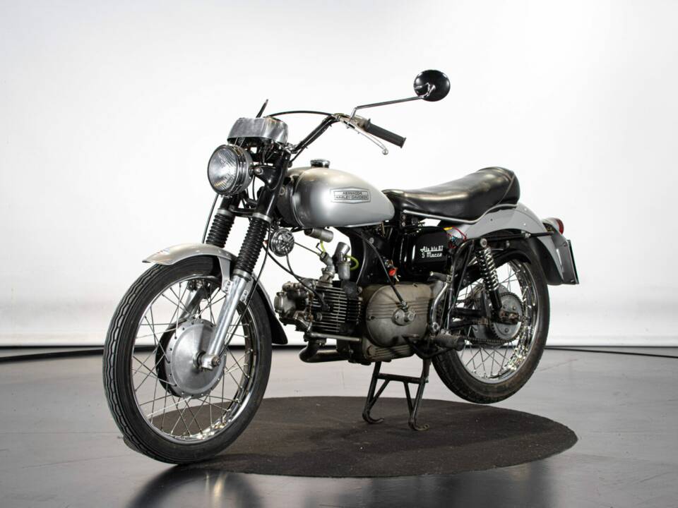 Immagine 8/50 di Cagiva DUMMY (1970)