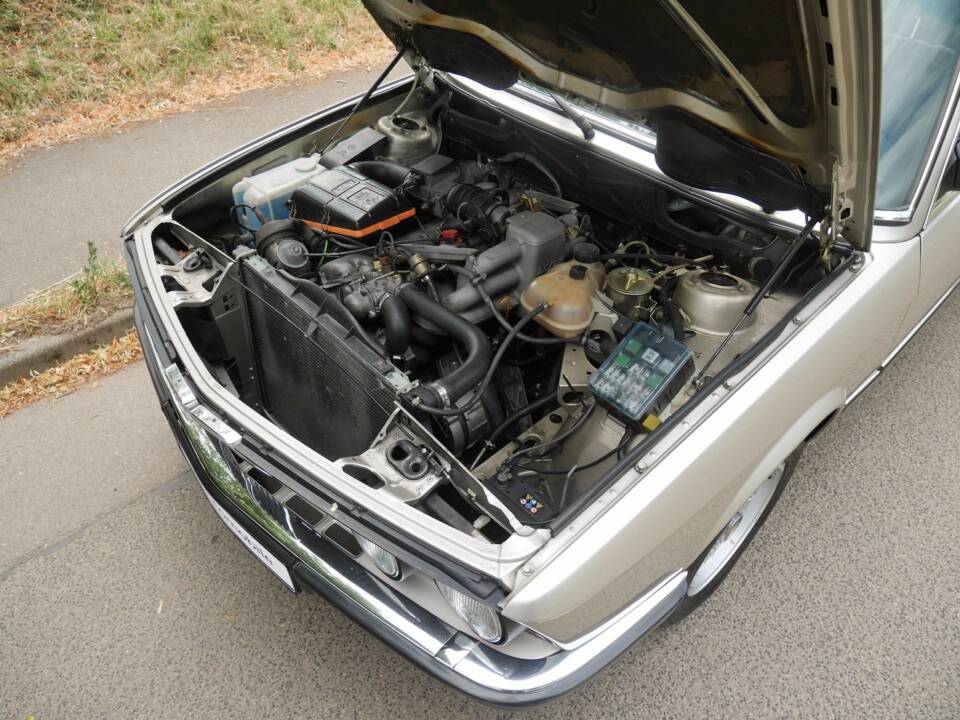 Image 36/42 of BMW 528i (1900)