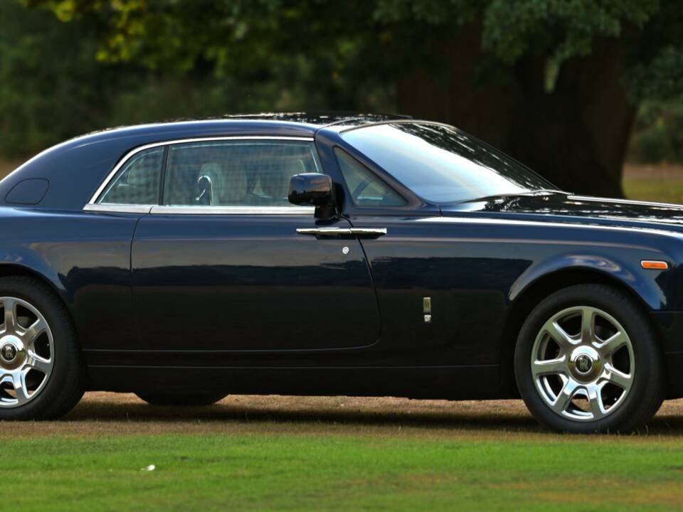 Image 18/50 of Rolls-Royce Phantom Coupé (2010)