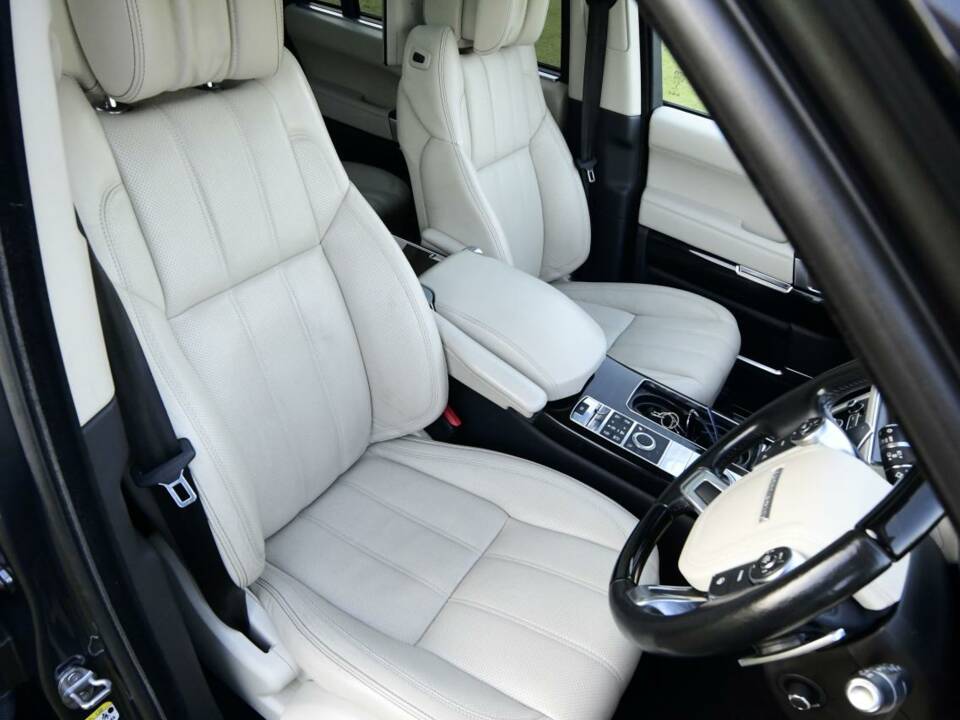 Bild 27/50 von Land Rover Range Rover Autobiography SDV8 (2017)