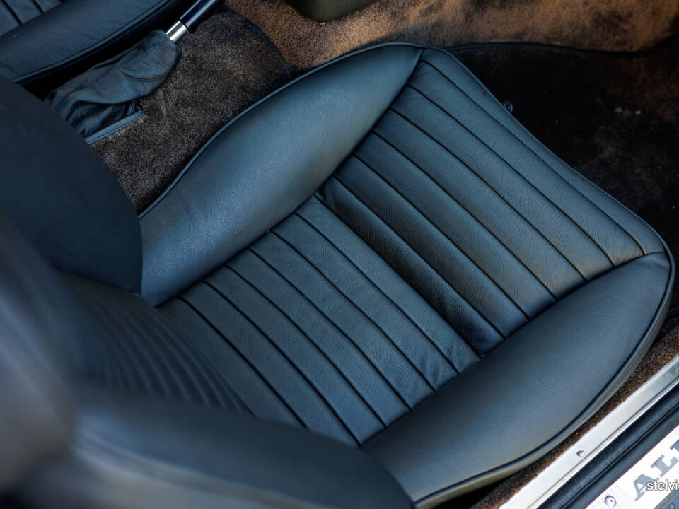 Image 38/49 de Alfa Romeo Montreal (1974)