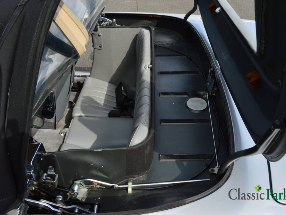 Image 28/50 de Mercedes-Benz 500 SL (1985)