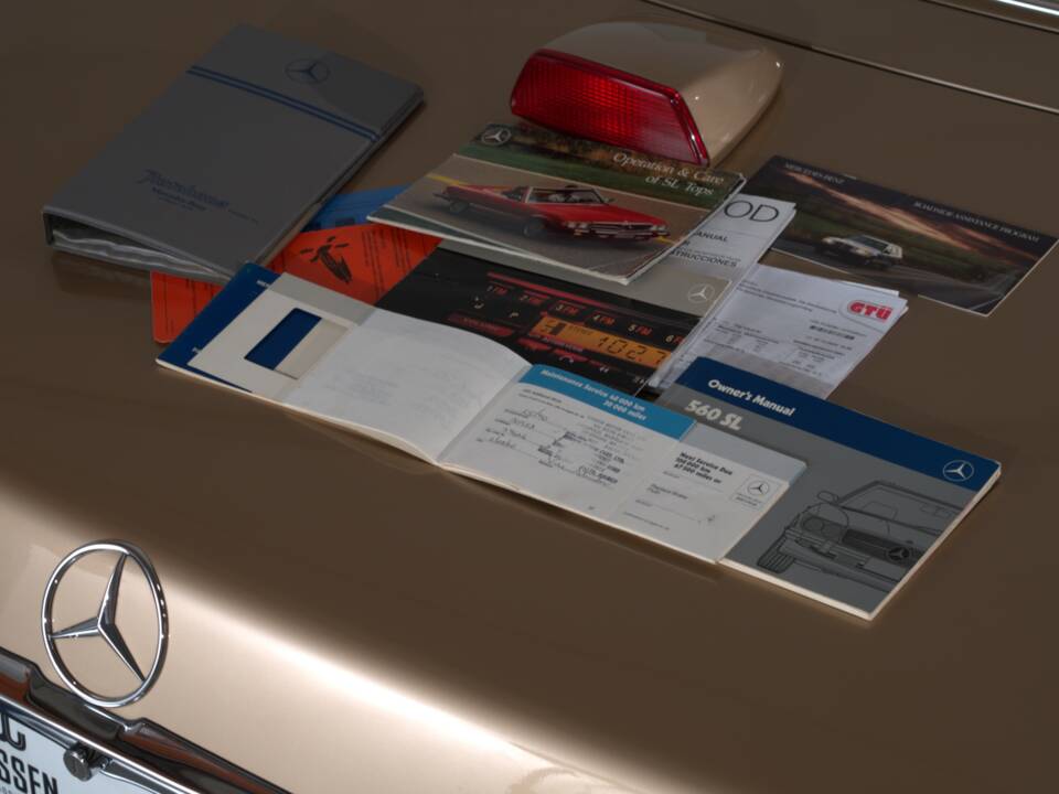 Image 34/47 de Mercedes-Benz 560 SL (1987)