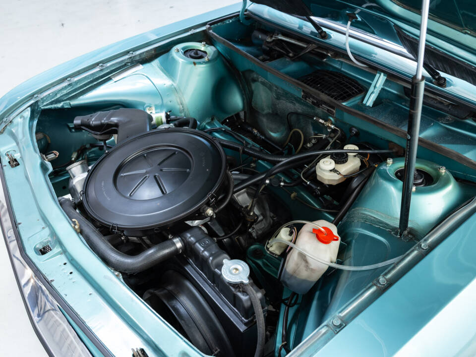 Image 24/26 of Audi 100 Coupe S (1973)