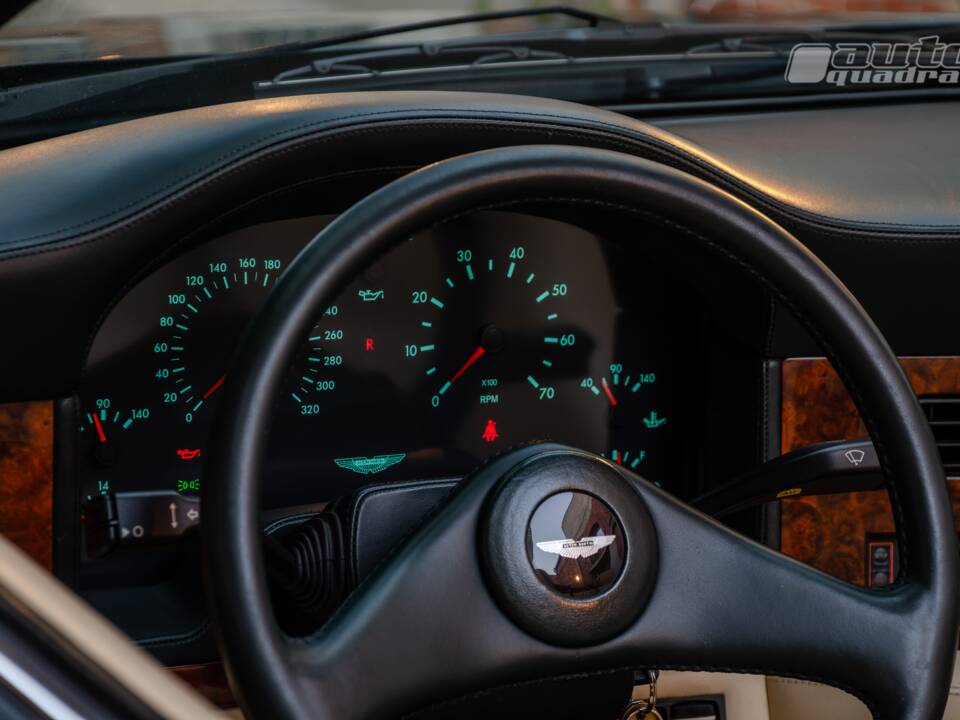 Immagine 9/17 di Aston Martin Virage Volante (1992)