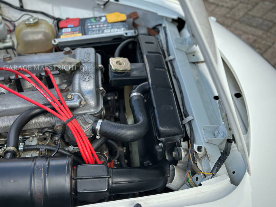 Afbeelding 24/72 van Alfa Romeo 2000 Spider Veloce (1981)