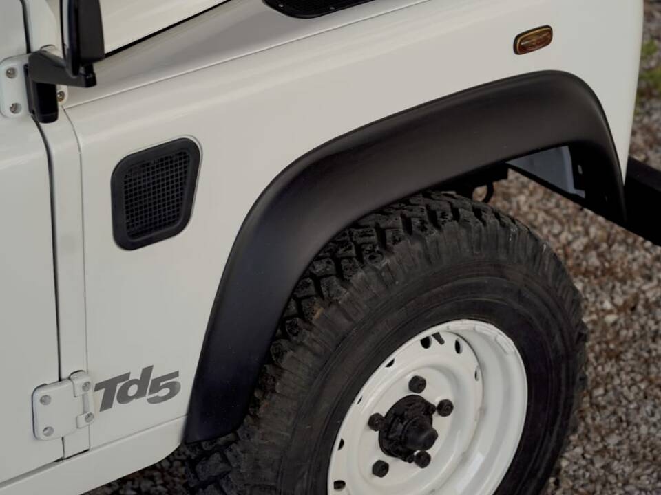 Image 8/32 of Land Rover Defender 130 Td5 Crew Cab (1999)