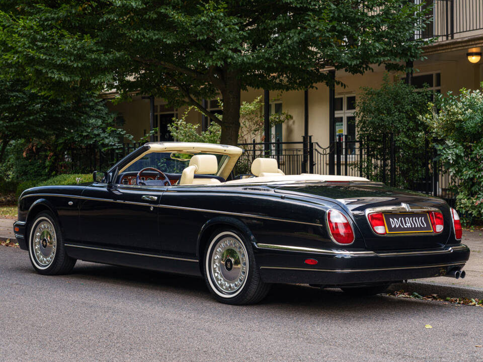 Afbeelding 4/33 van Rolls-Royce Corniche V (2001)