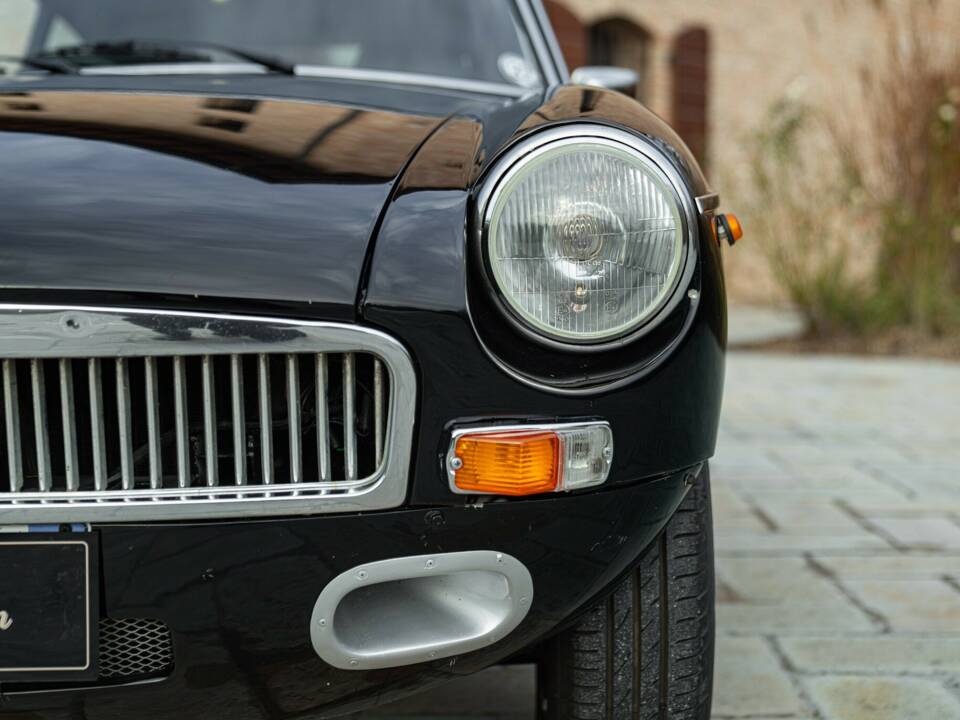 Image 25/50 of MG MGB GT (1978)