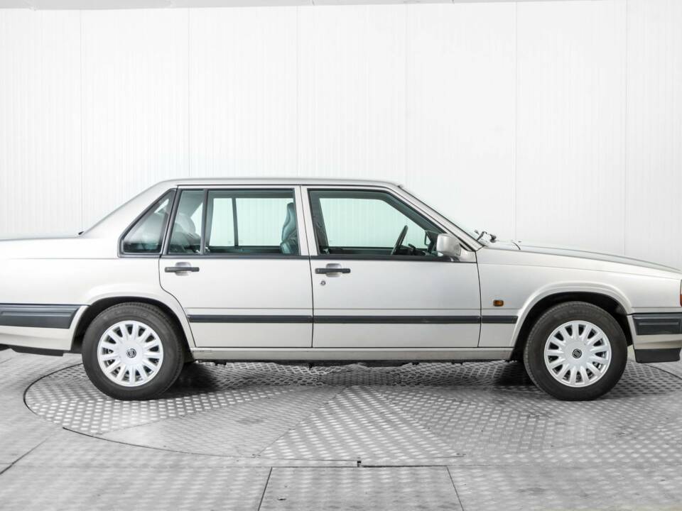 Bild 10/50 von Volvo 940 2.3i (1996)