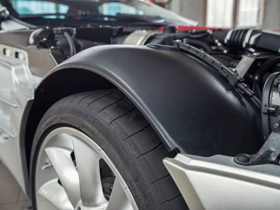 Image 55/61 of Mercedes-Benz SLR McLaren (2004)