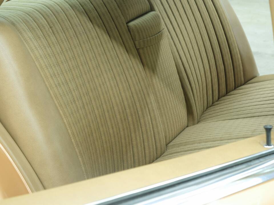 Image 40/50 de Mercedes-Benz 350 SE (1973)