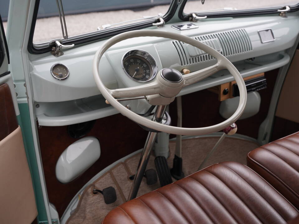 Image 18/50 of Volkswagen T1 Kombi (1962)