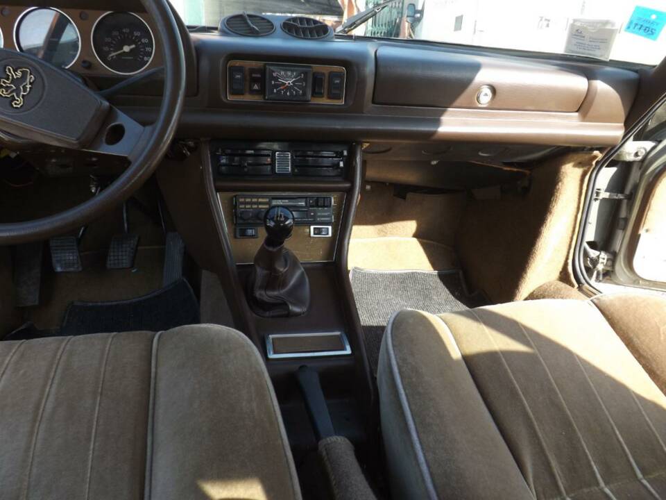 Imagen 31/49 de Peugeot 504 Coupé (1981)