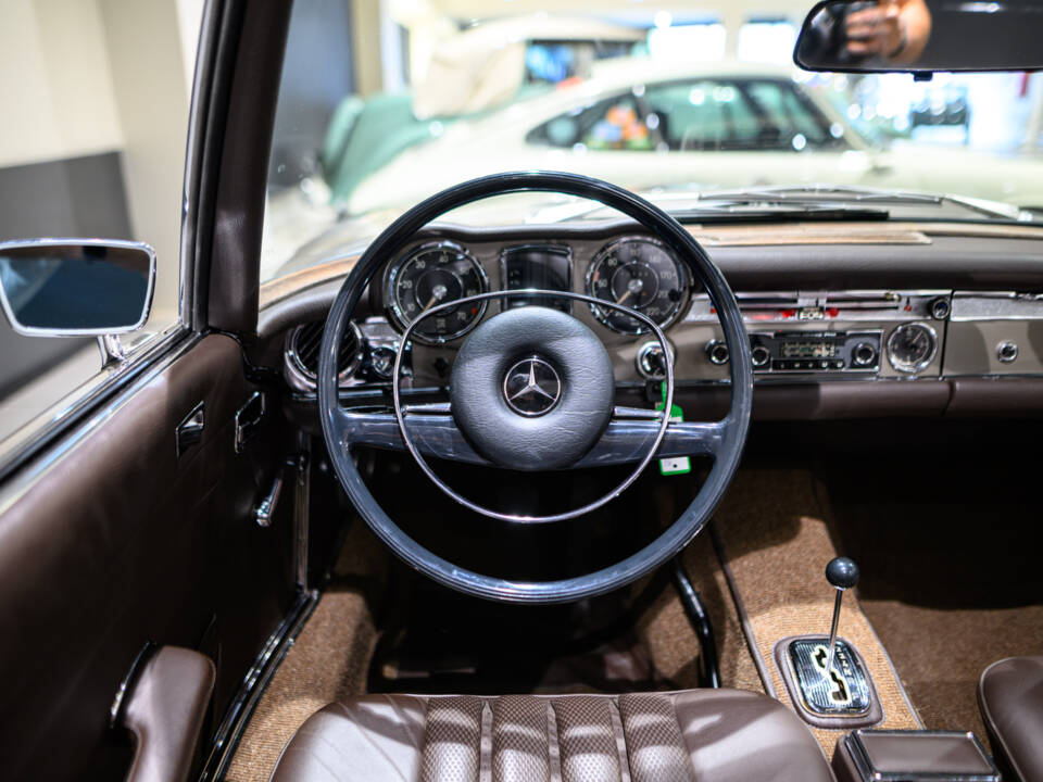 Immagine 50/72 di Mercedes-Benz 280 SL (1970)