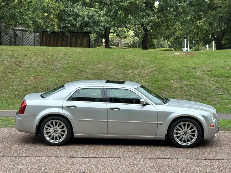Image 5/50 of Chrysler 300 S (2008)