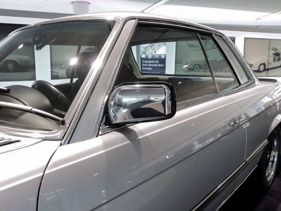 Immagine 26/48 di Mercedes-Benz 450 SLC (1978)
