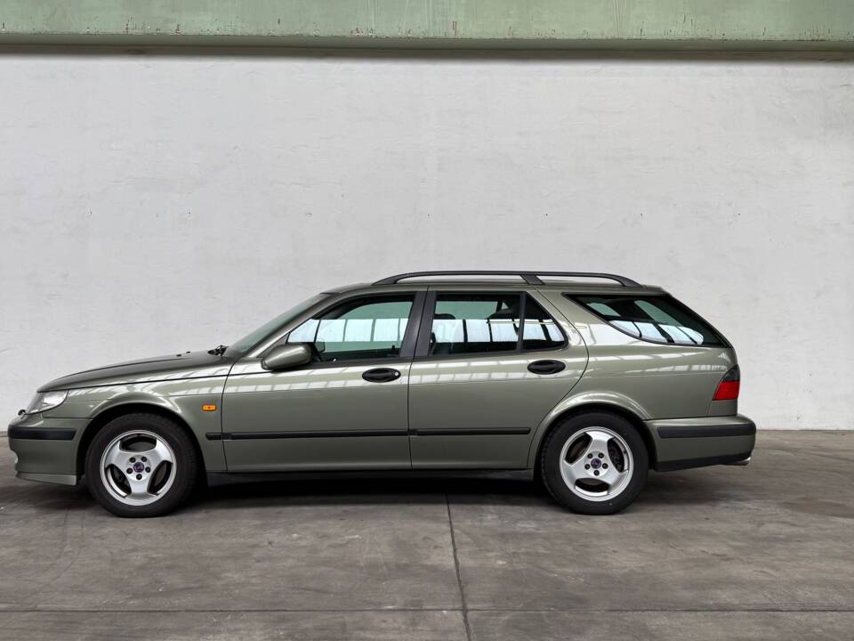 Image 9/103 of Saab 9-5 3.0t SportCombi (1999)