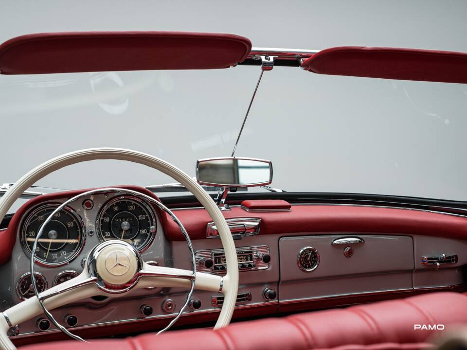 Image 31/44 of Mercedes-Benz 190 SL (1957)