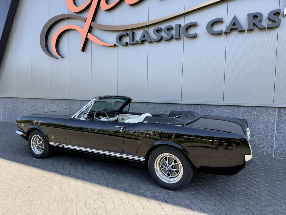 Image 4/47 de Ford Mustang 390 GTA (1966)