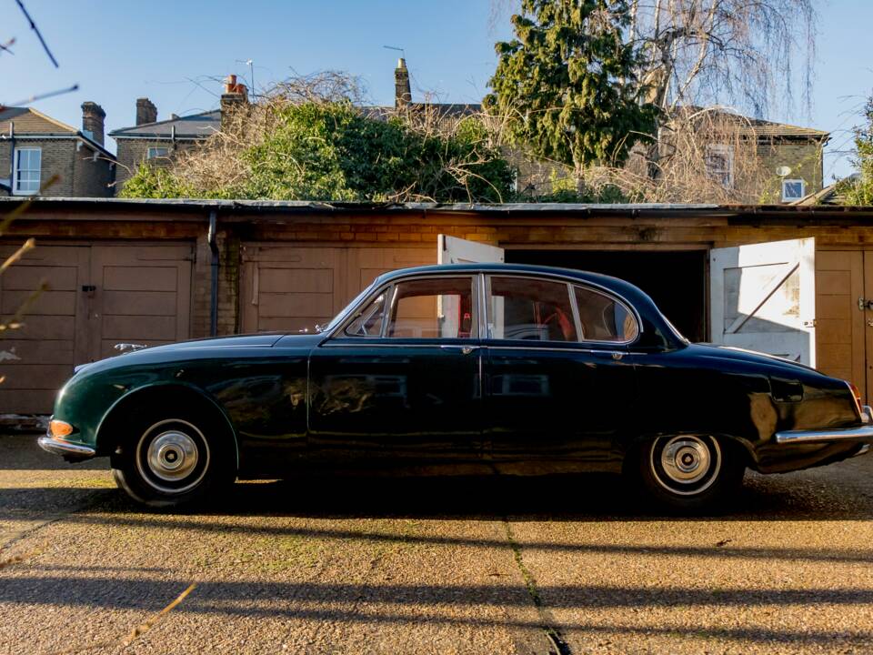 Image 12/33 of Jaguar Type S 3.4 (1968)