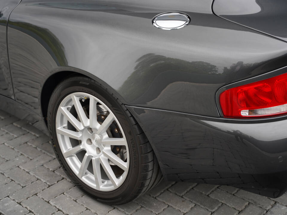 Image 47/50 of Aston Martin V12 Vanquish S (2007)
