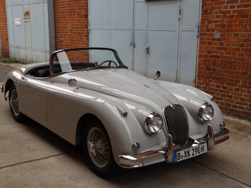 Image 11/91 of Jaguar XK 150 OTS (1958)