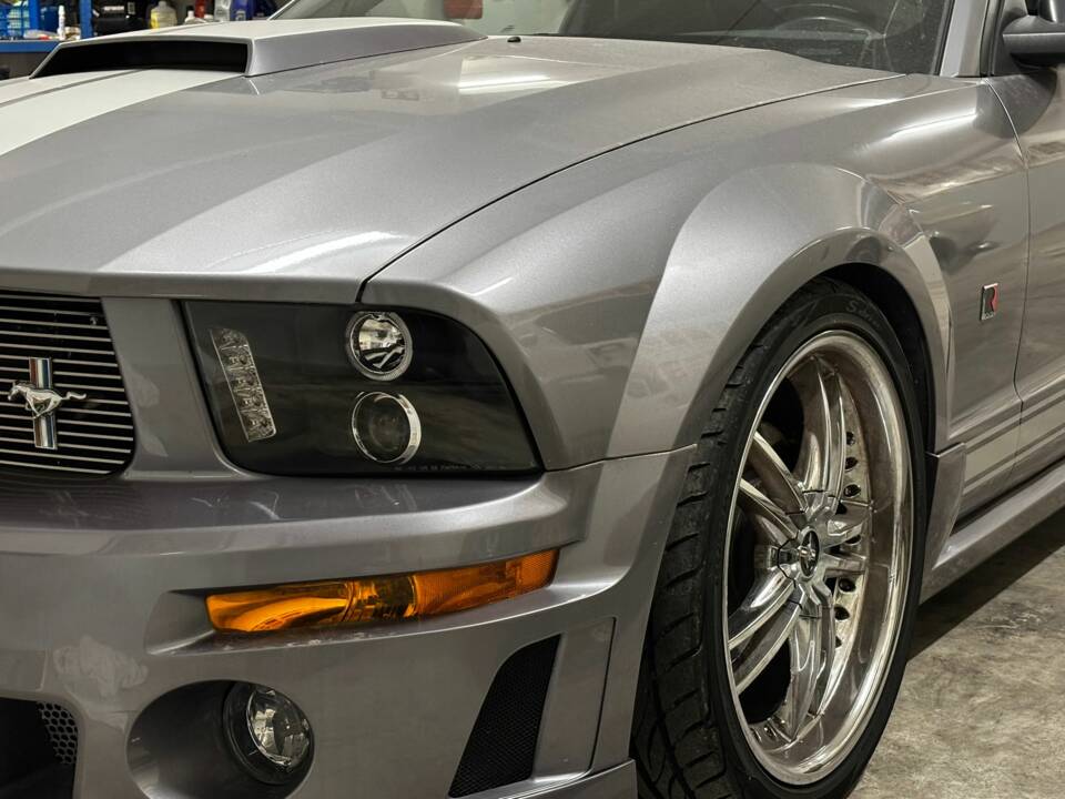 Image 3/60 of Ford Mustang GT (2005)
