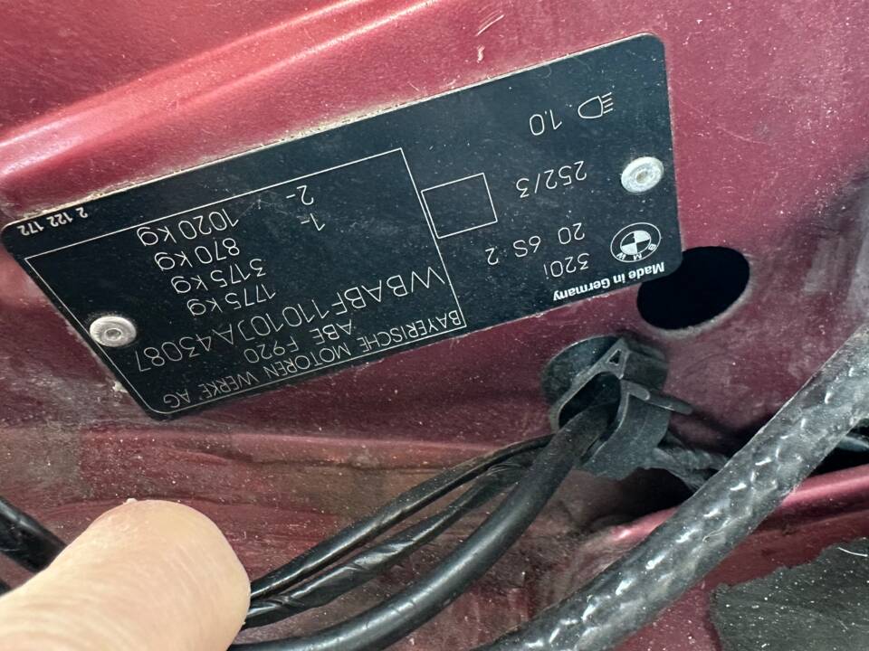 Bild 30/57 von BMW 320i (1993)