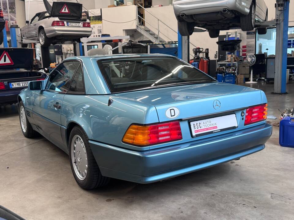Image 6/19 of Mercedes-Benz 500 SL (1990)