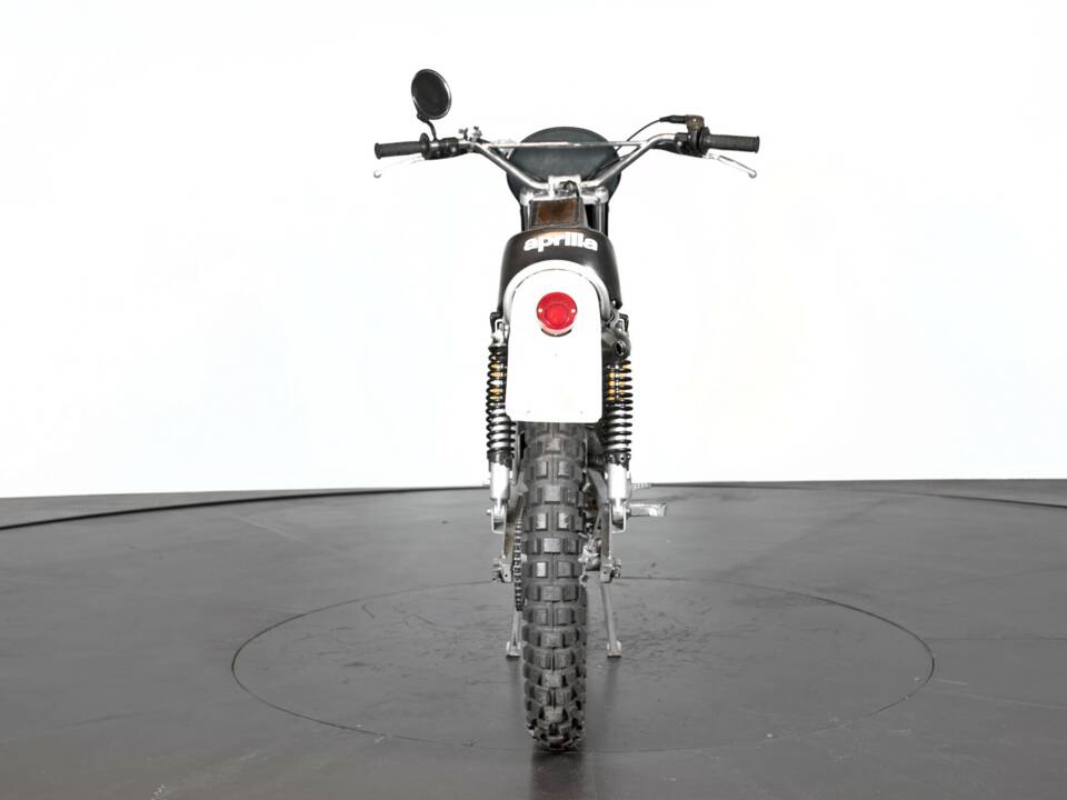 Immagine 4/15 di Aprilia Scarabeo 50 (1976)