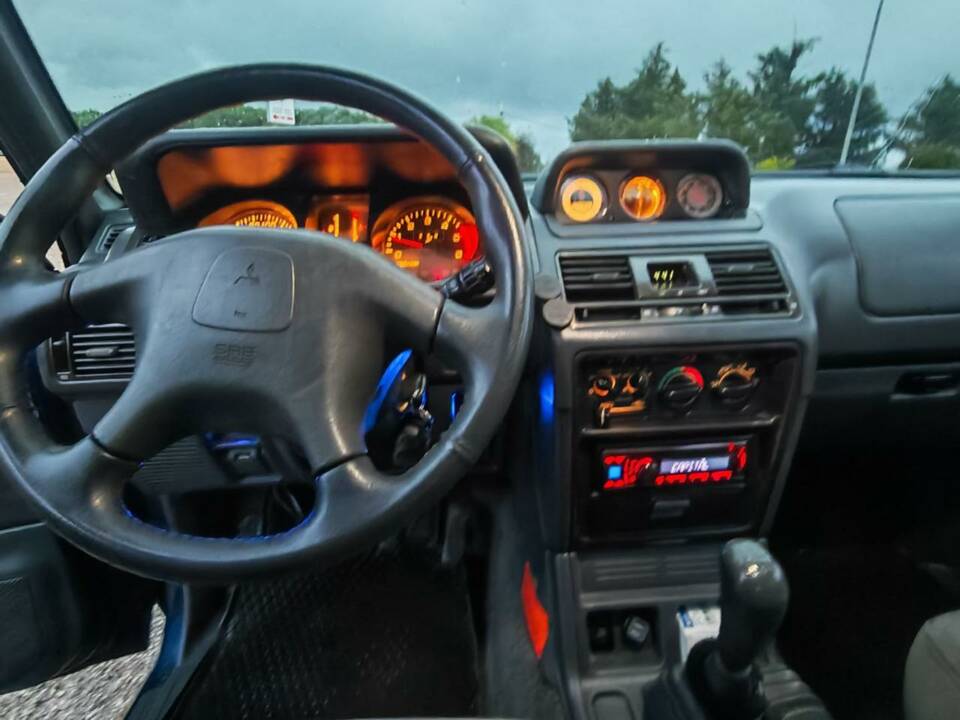 Image 8/16 of Mitsubishi Pajero 2800 TD (2000)