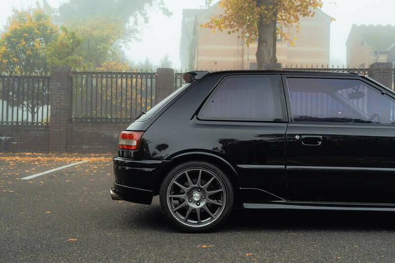 Image 28/50 of Mazda 323 GT-R (1994)