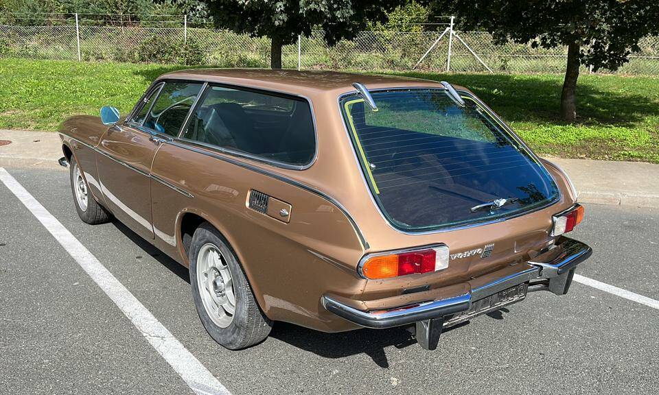 Image 6/17 of Volvo 1800 ES (1973)