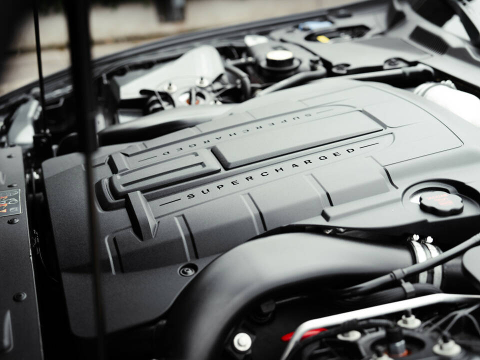 Image 14/33 of Jaguar XKR (2008)
