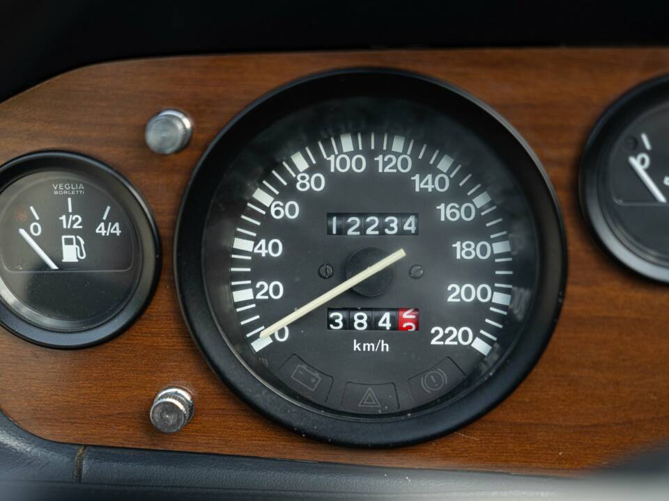 Image 47/50 of FIAT Spider 2000 Pininfarina 50th Anniversary Edition (1981)