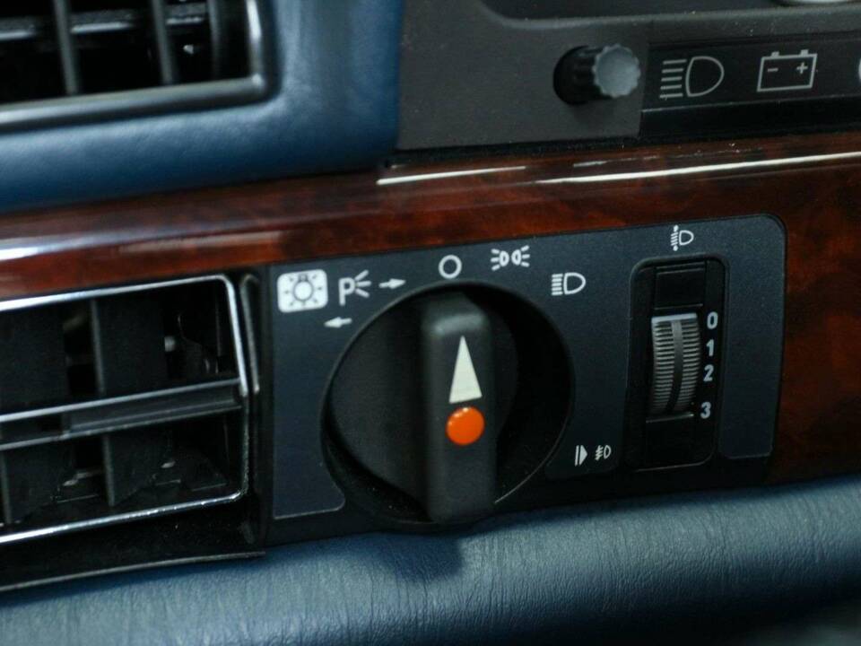 Bild 18/50 von Mercedes-Benz 560 SEC (1988)