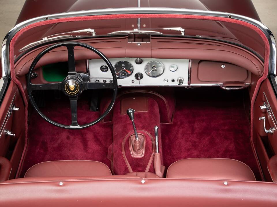 Afbeelding 16/34 van Jaguar XK 150 3.4 S OTS (1958)